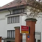 Dykova - Former Jana, Domov Mladeze 2* Prag