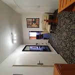 Dykova - Former Jana, Domov Mladeze Pensionat Prag