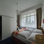 Dykova - Former Jana, Domov Mládeže 2*