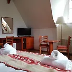 Dykova - Former Jana, Domov Mládeže 2* Praga