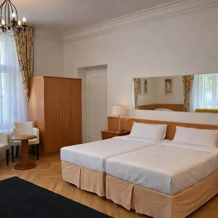 Guest house Dykova - Former Jana, Domov Mladeze