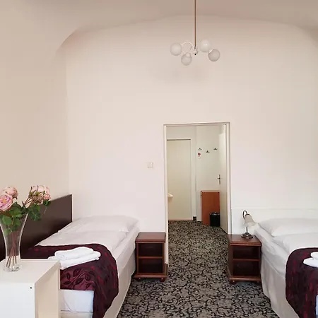 Jana - Domov Mládeže Casa de hóspedes 2*