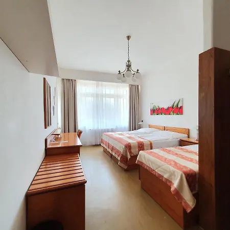 Jana - Domov Mládeže Casa de hóspedes 2*