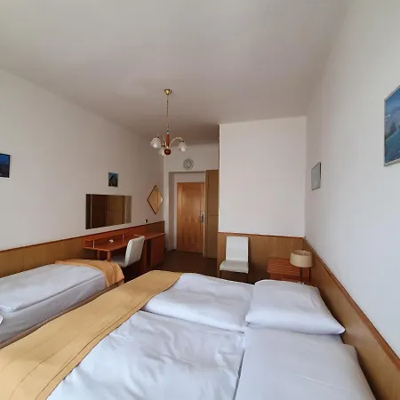 Jana - Domov Mládeže 2*