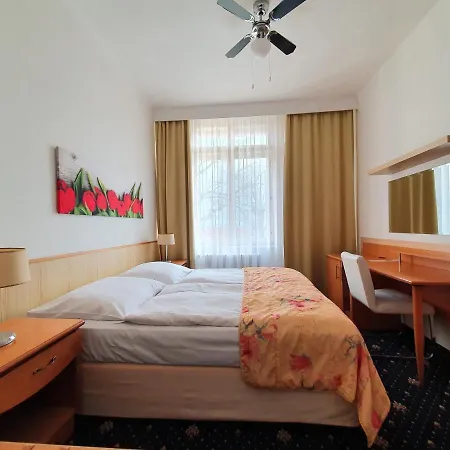 Jana - Domov Mládeže Casa de hóspedes Praga