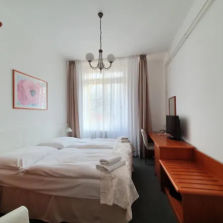 Jana - Domov Mládeže Casa de hóspedes Praga