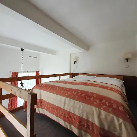 Casa de hóspedes Jana - Domov Mládeže 2*