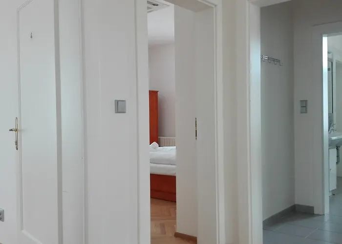 Affittacamere Dykova - Former Jana, Domov Mládeže