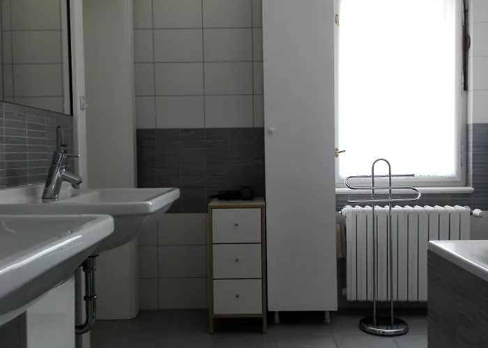 Dykova - Former Jana, Domov Mládeže 2* Praga