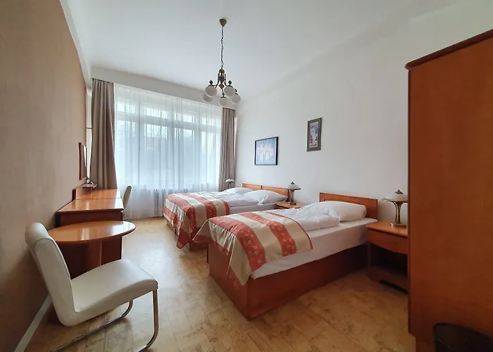 Dykova - Former Jana, Domov Mládeže Affittacamere 2*