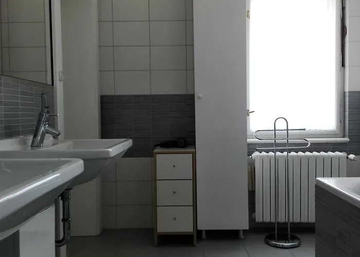 Dykova - Former Jana, Domov Mládeže 2* Praga