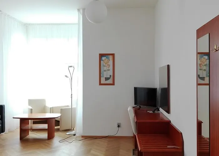 Affittacamere Dykova - Former Jana, Domov Mládeže 2*