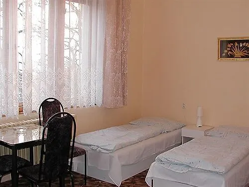 Affittacamere Dykova - Former Jana, Domov Mládeže Praga