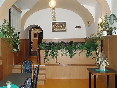 Dykova - Former Jana, Domov Mládeže 2* Praga