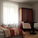 Guest house Dykova - Former Jana, Domov Mladeze Prague