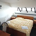 Guest house Dykova - Former Jana, Domov Mladeze Prague